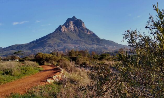 Banhoek – waterfall and contour path